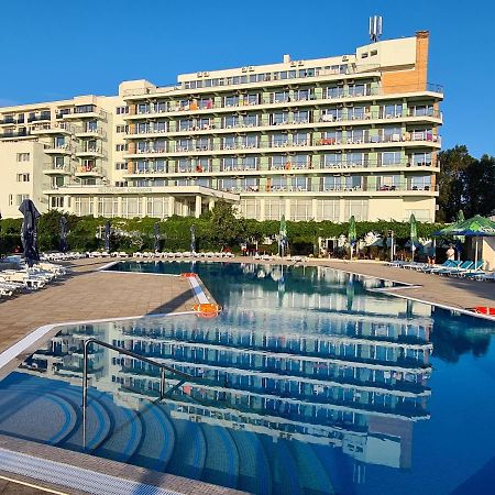 Hotel Comandor مامايا المظهر الخارجي الصورة