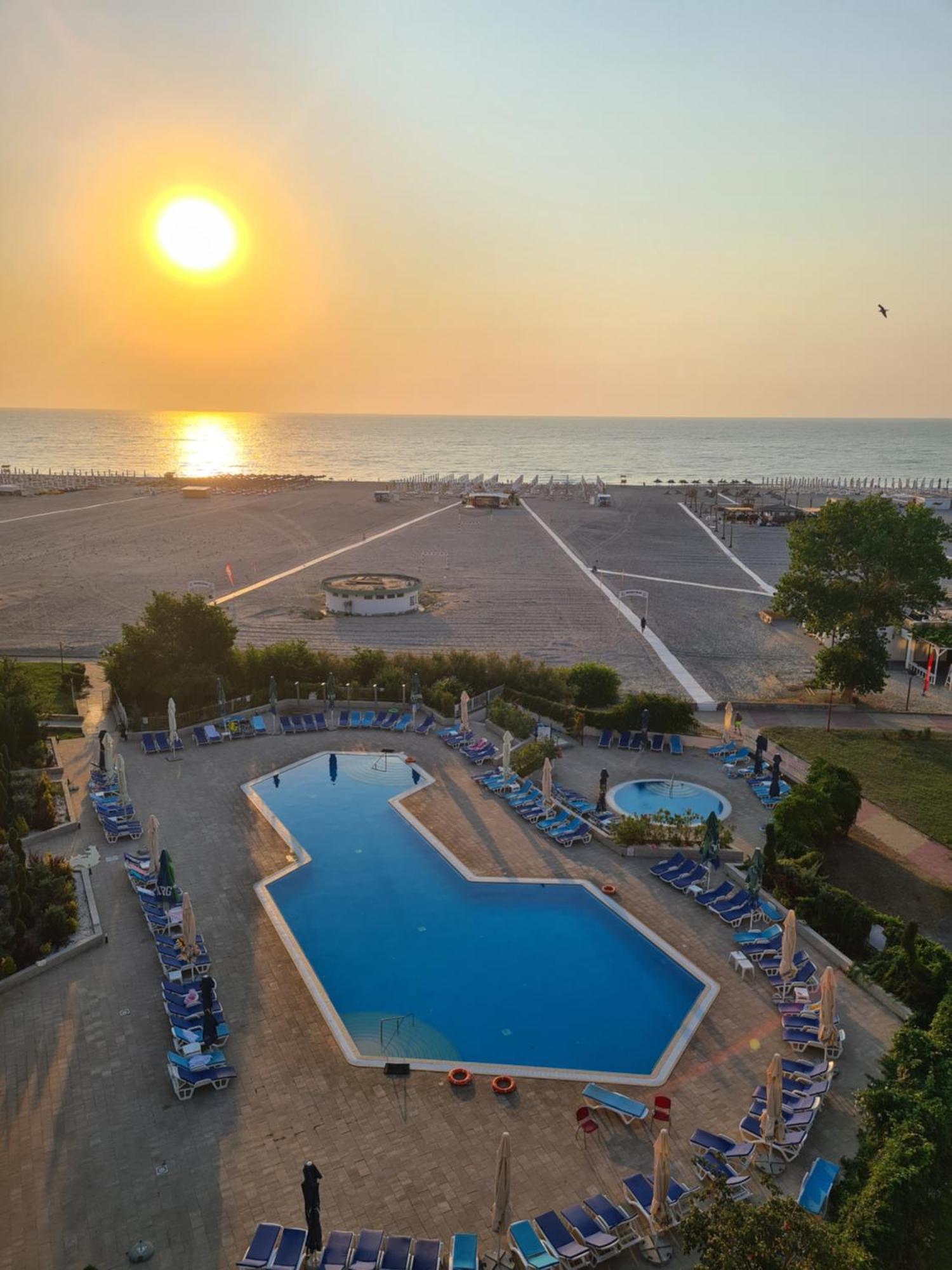 Hotel Comandor مامايا المظهر الخارجي الصورة