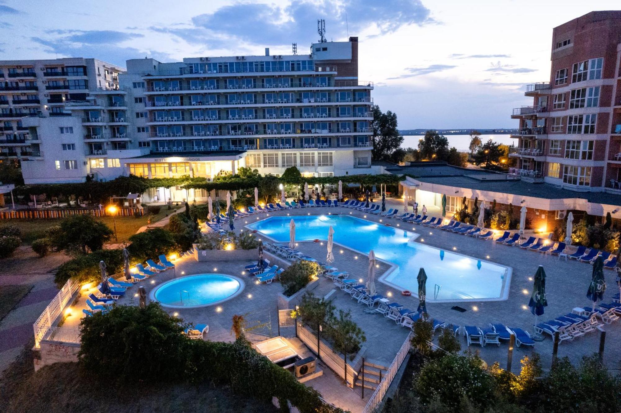 Hotel Comandor مامايا المظهر الخارجي الصورة