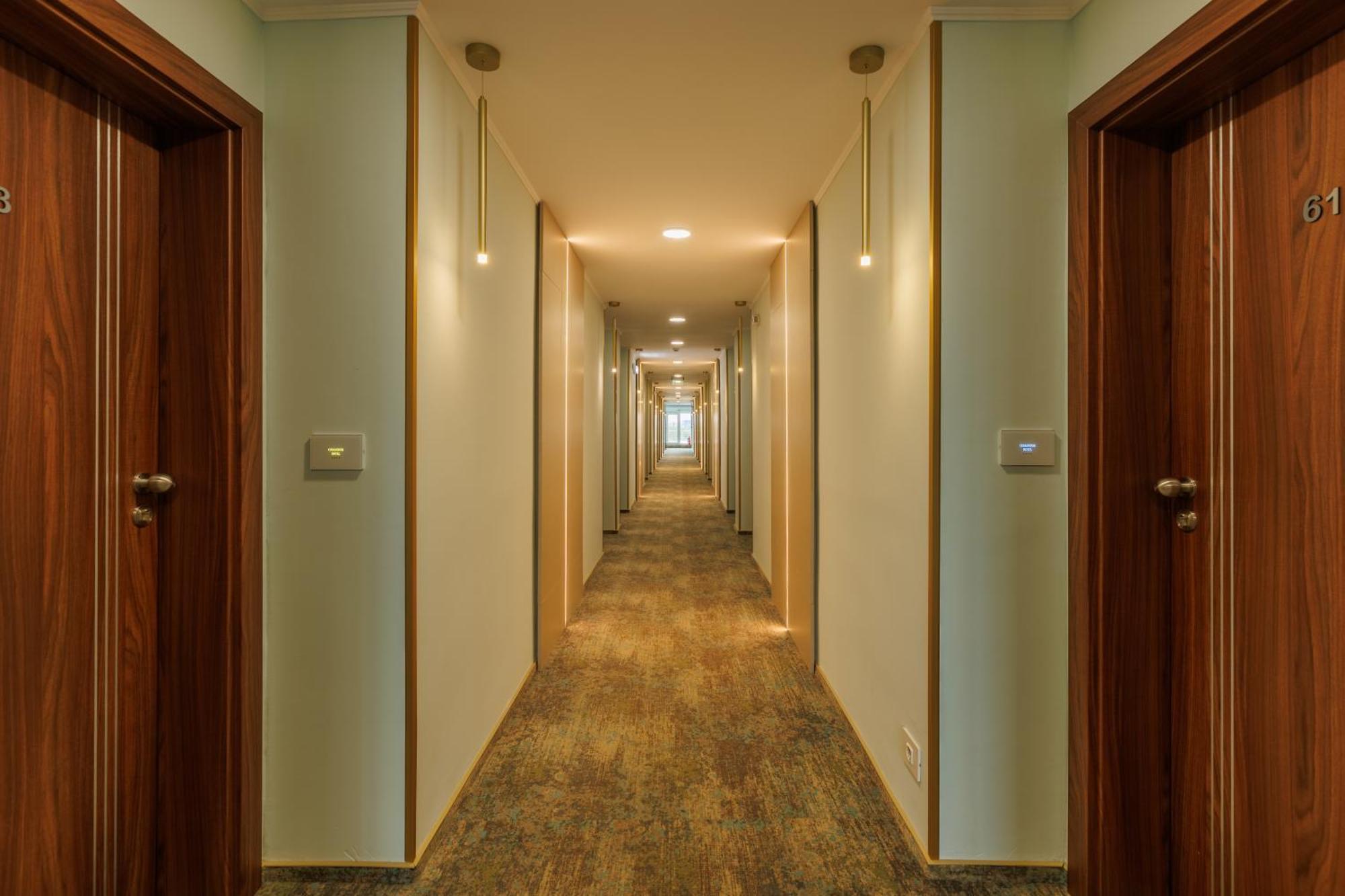 Hotel Comandor مامايا المظهر الخارجي الصورة