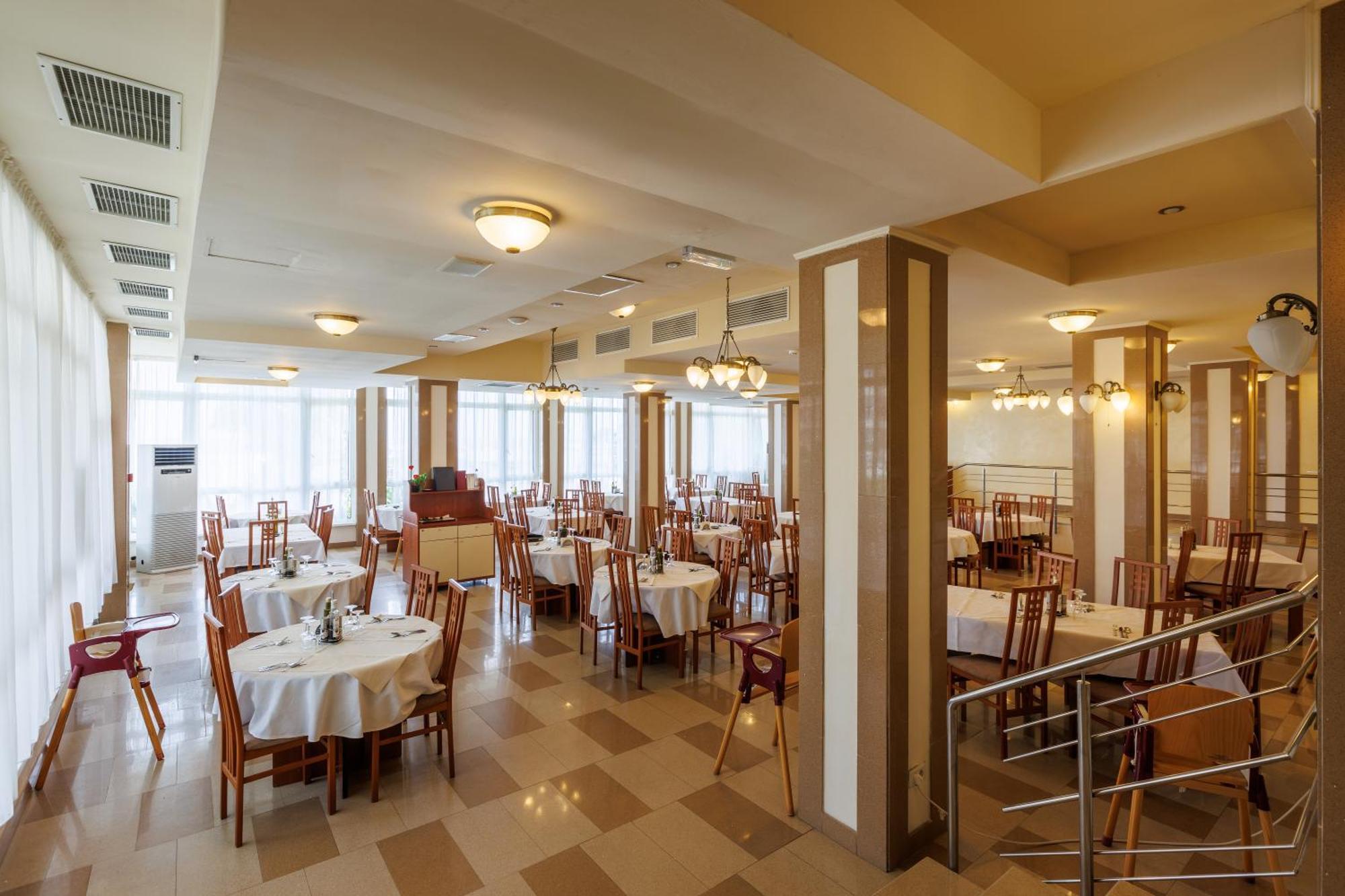 Hotel Comandor مامايا المظهر الخارجي الصورة